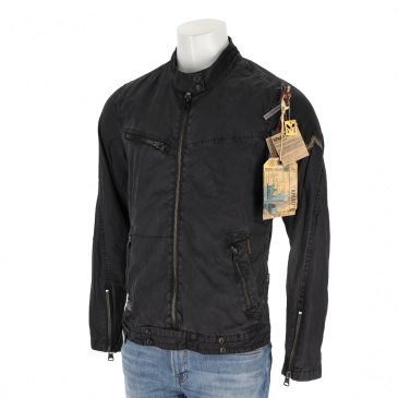 Яке мъже khujo