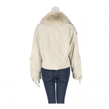 Яке жени ONLY