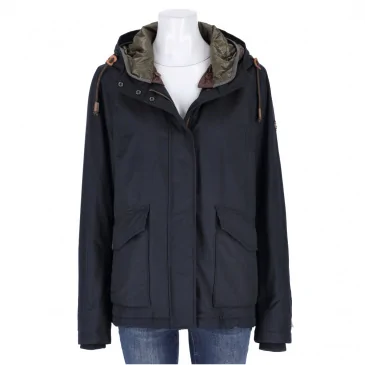 Яке жени Camel active