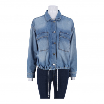 Яке жени Comma,