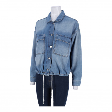 Яке жени Comma,