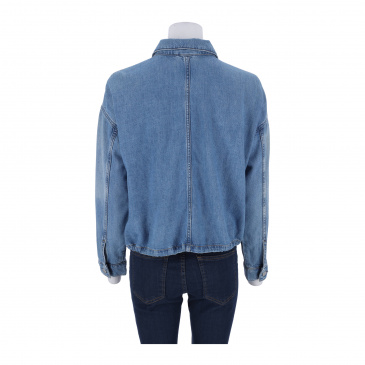 Яке жени Comma,