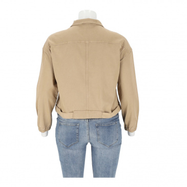 Яке жени Comma,