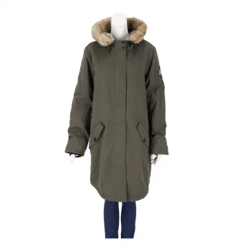 Яке жени Superdry