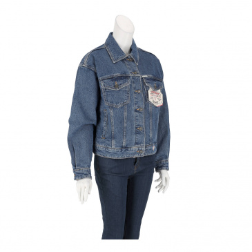 Яке жени GUESS