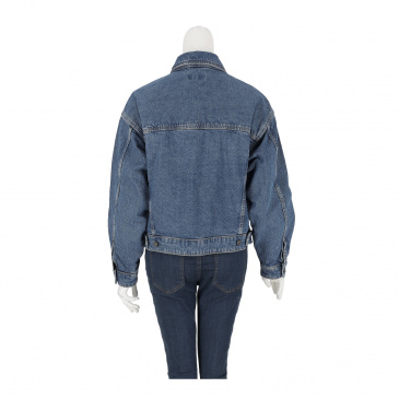 Яке жени GUESS