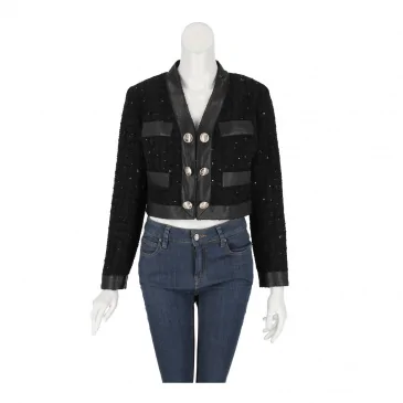 Яке жени GUESS