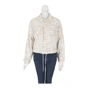 Яке жени GUESS