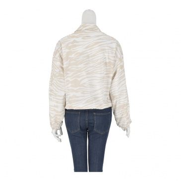 Яке жени GUESS