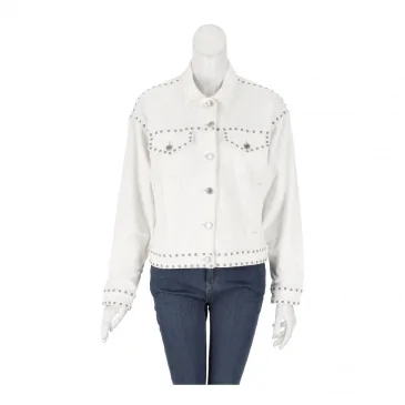 Яке жени GUESS