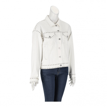 Яке жени GUESS