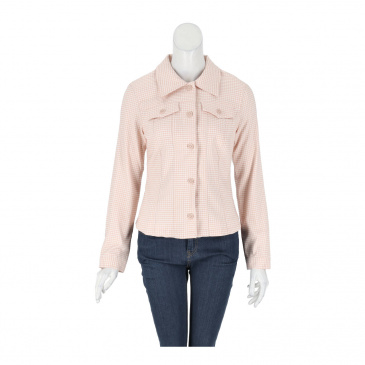 Яке жени GUESS