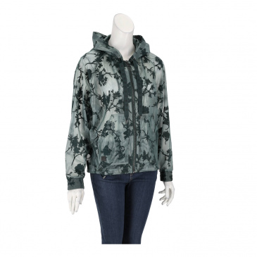 Яке жени Desigual