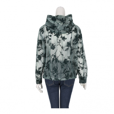 Яке жени Desigual