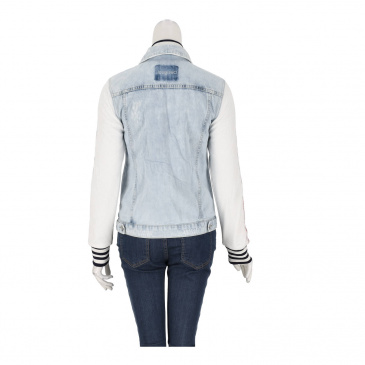 Яке жени Desigual