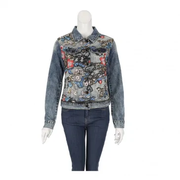 Яке жени Desigual