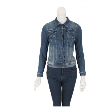 Яке жени Pepe Jeans