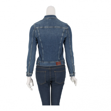 Яке жени Pepe Jeans