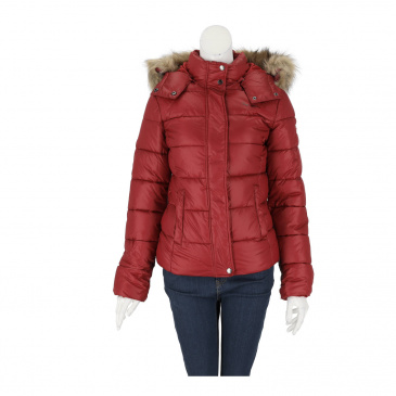 Яке жени Pepe Jeans