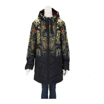 Яке жени Desigual
