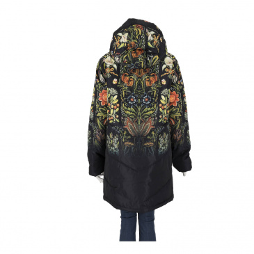 Яке жени Desigual
