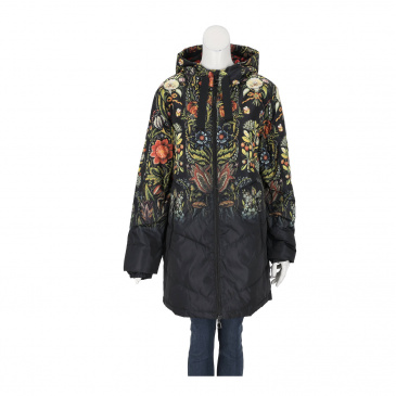 Яке жени Desigual