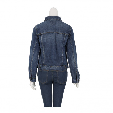 Яке жени Desigual