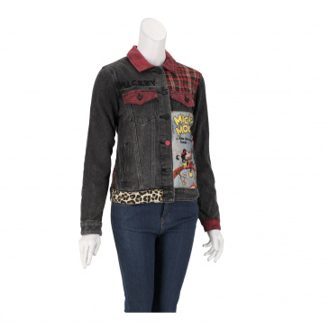 Яке жени Desigual