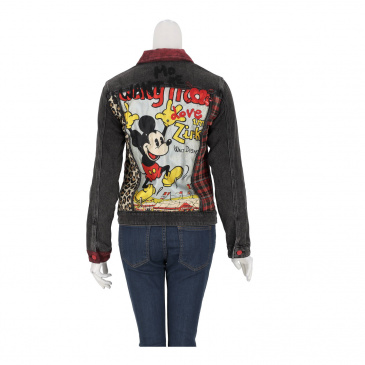 Яке жени Desigual