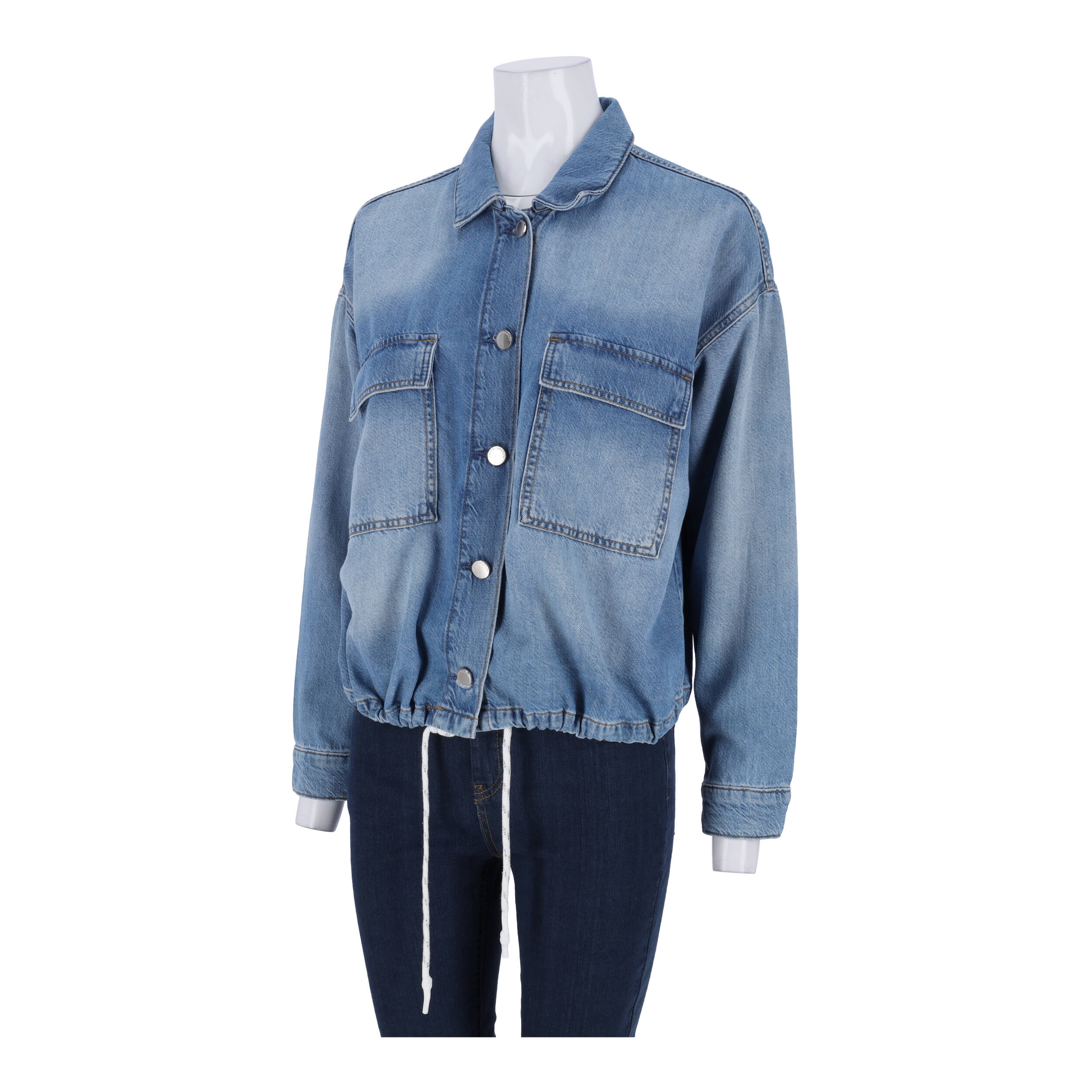 Яке жени Comma,